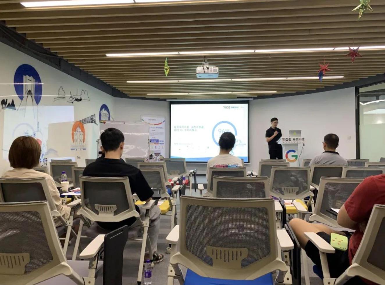 Henry表示YouTube对于构建品牌信任、促进询盘转化、缩短B2B采购决策周期有很大的帮助